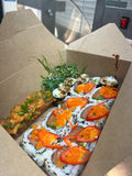 Spicy salmon futomaki